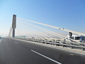 京哈高速迁西段斜拉索桥检测