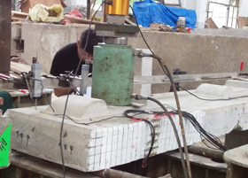 东南大学高铁轨道板静载实验